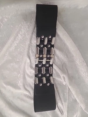 Cinturón con lazo satinado negro mercado negro WHBM White House talla pequeña Foto 1 de 4