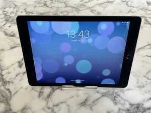 Apple iPad Air 2 64GB Wi-Fi 9.7in Silver Tablet iOS 15 - Picture 1 of 13