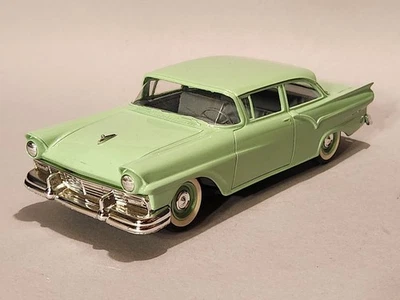 Memory Lane 1957 Ford Custom 300 2dr Sedan 1/25 Scale Model, Willow Green, Mint! - Image 1 of 4