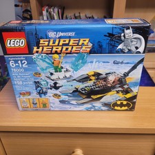 LEGO Super Heroes Arctic Batman vs. Mr. Freeze Play Set 