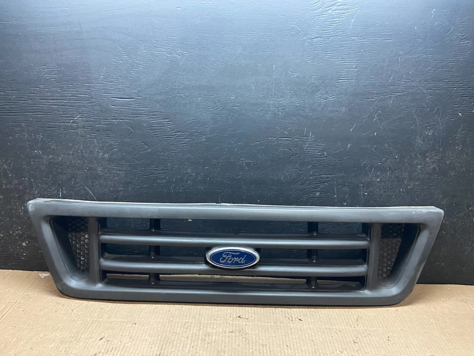 Ford Econoline E150 E250 E350 2003 a 2007 parrilla delantera i3606 OEM DG1 Foto 1 de 4