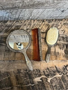 Brush Set Vintage Bathroom Decor - Picture 1 of 10