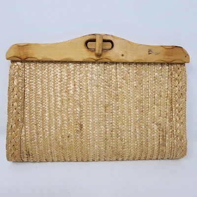 复古 Straw Clutch 木制 Turnlock 米色钱包 1950 年代中国手工制作 11x7.5 — 第 1/4 张图片