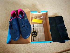 Shimano Cycling Shoes RP9 In navy Blue 44wide Used Twice. - Picture 1 of 7