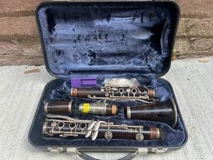 Clarinete Solista Selmer con Estuche Rígido y Boquilla Original - Imagen 1 de 13