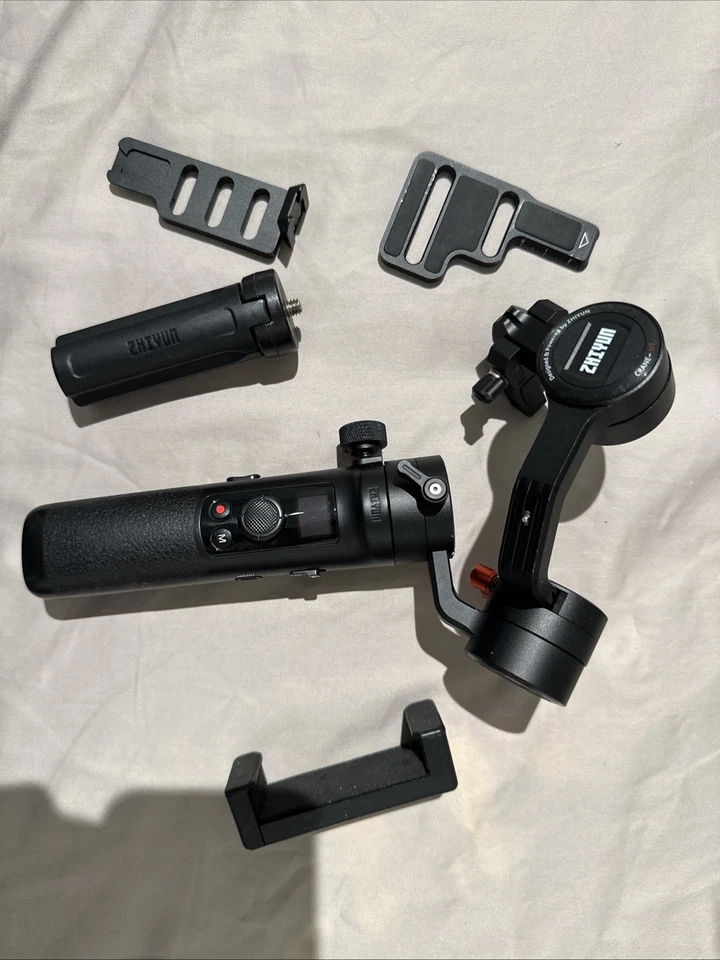 Cardán de mano de 3 ejes Zhiyun Crane-M2 para teléfono inteligente/cámaras de acción deportiva/DSLR Foto 1 de 1