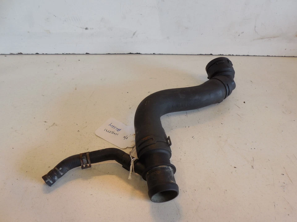 Manguera refrigerante radiador motor 2,5 L VW Volkswagen Beetle 98-05 con brida conector Foto 1 de 4