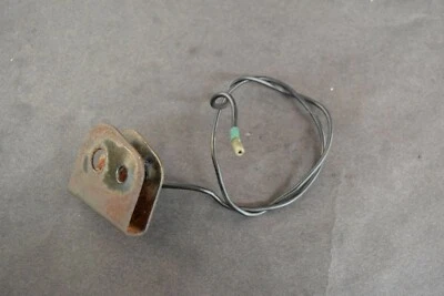 SOPORTE TAPÓN LUZ INTERMITENTE TRASERO DERECHO HONDA CB550F CB750 CB750F Foto 1 de 4