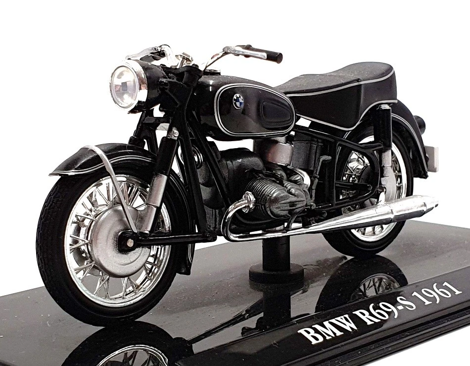 Atlas Editions 1/24 Scale 4 658 107 - BMW R69-S Motorbike - Black - Image 1 of 4