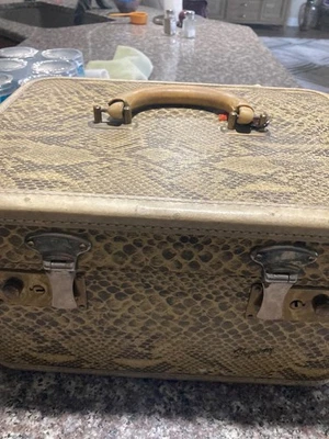 Caja de viaje retro de cuero sintético marrón tostado serpiente tren Skyway años 40-50. Llaves Foto 1 de 4