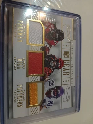 Juego Panini Gear 2024 usado Swatch Devanta Freeman, Jeremy Hill, Adrian Peterson! Foto 1 de 4