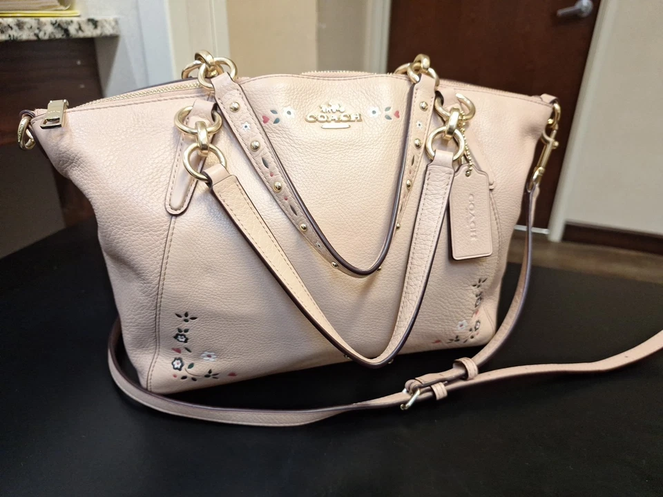 Bolso Bandolera Coach Pequeño Kelsey Floral Desnudo Rosa Guijarro Cuero F24599 Foto 1 de 4