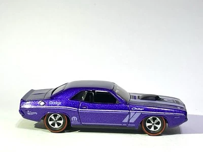 Hot Wheels HECHO A MEDIDA REDLINE 70 Dodge Hemi Challenger Morado Foto 1 de 4