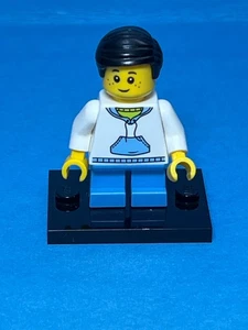 LEGO Minifigura de Vacaciones #80103 - Niño Hombre - hol146 - Arañazos Ligeros/Sin Grietas - Imagen 1 de 2