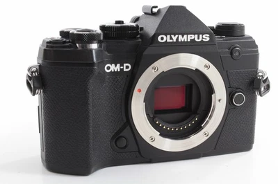 Olympus OM-D E-M5 Mark III Body schwarz, neuwertig, extra Zubehörpaket - Bild 1 von 4