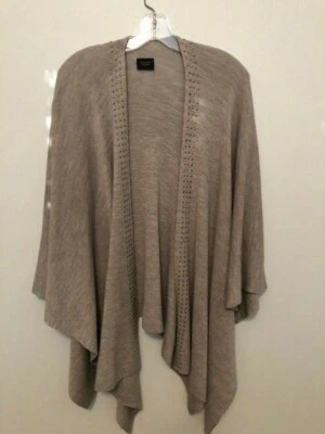 Colección Fifty Nine Bloomingdale's Beige Tostado ENVOLTURA Talla Única Mezcla de Lana COMO NUEVO Foto 1 de 4