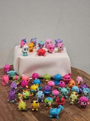 Hatchimals COLLEGGTIBLES Случайный Лот из 43 Б/у Отличная форма! - Изображение 1 из 4