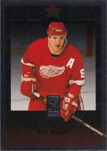 1995-96 Donruss Elite #53 - Sergei Fedorov - Picture 1 of 2