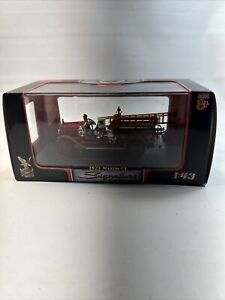Yat Ming Road Signature Series 1932 Buffalo Type 50 Excelsior Fire Engine 1:43