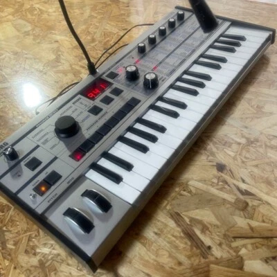 KORG microKORG PT Analog Synthesizer Vocoder 37-Key Keyboard Platinum Color - Image 1 of 4