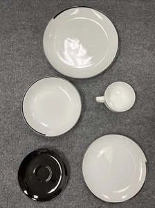 Mikasa Fine China Brushstroke 5pc Place Setting Black/White (Brand New) - Picture 1 of 9