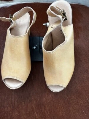 sandalias, Marca Chocolat Blu, size 8, color Beige, en leather - Image 1 of 4