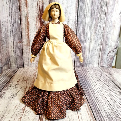 Muñeca Mujer Peregrina con Cabeza/Brazos y Piernas de Porcelana en Vestido Estilo Colonial. Con soporte Foto 1 de 4