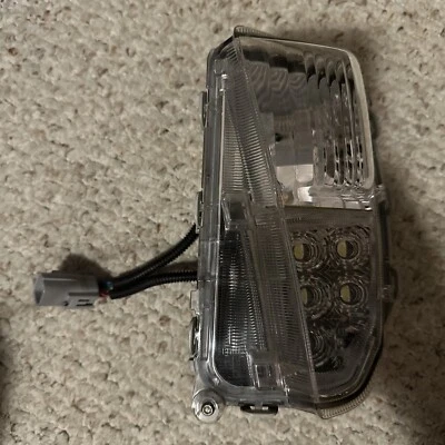 Lámpara de señal de giro delantera izquierda antiniebla Toyota Prius 81521-47060 OEM 2012 2013 2014 2015 Foto 1 de 4