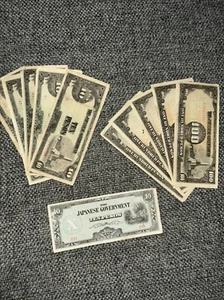 The Japanese Government 10 And 100 Pesos Philippine Invasion Currency WW2 Lot - Picture 1 of 7