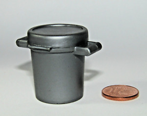 Corbeille grise miniature Playmobil