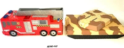 Bündel 2 Groß Fahrzeuge Micro Machines - Tank Galoob + Lastwagen Feuerwehrmann - Bild 1 von 4