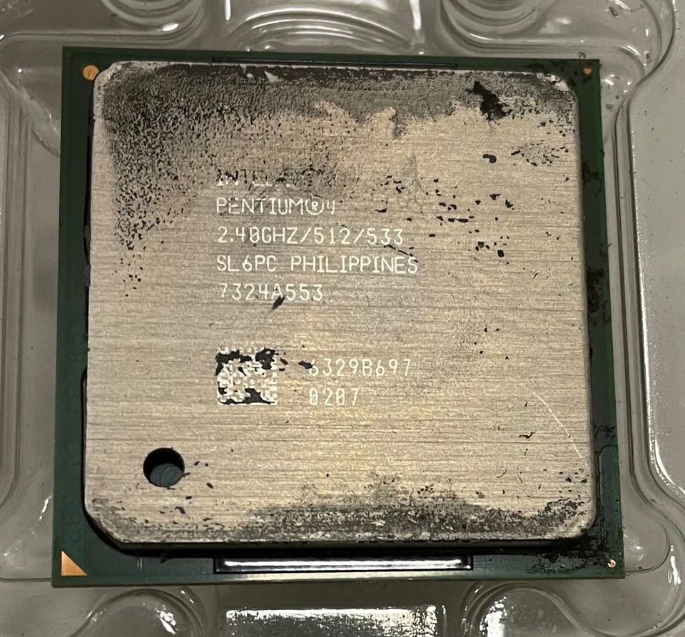 CPU Intel Pentium IV 2,4GHz socket 478/mPGA478B SL6PC RK80532PE056512 usata - Immagine 1 di 1