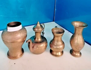 Juego de 4 jarrones y jarras de latón - grabados a mano / pintados a mano - orientales (V3 1125) - Imagen 1 de 6