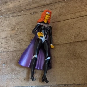 Die Blackfire Actionfigur wurde 2004 von DC Direct veröffentlicht - Bild 1 von 4