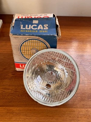 Faro Lucas 700. Morris, MG, Austin, Land Rover Foto 1 de 4