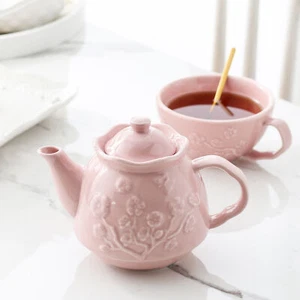 MALACASA Porzellan Hellrosa Teeset Geprägtes Blumenmuster Teekanne mit 1 Tasse - Bild 1 von 10