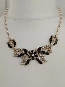 Oasis Necklace Floral Black Enamel And Faux Pearl Beaded Chain - Picture 1 of 8