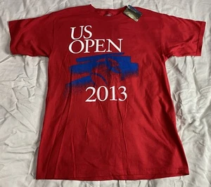 NEW NWT Mens US Open 2013 Brush Stroke Tennis Tee Shirt Red M Medium 100% Cotton - Picture 1 of 7