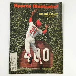 Sports Illustrated Magazine August 19 1968 Curt Flood of St. Louis' Centerfield - Picture 1 of 2