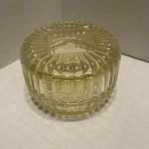 Antique Pale “Yellow”Glass Trinket Box 3 in Wide 2” T.  Scalloped, Jewlery *read - Bild 1 von 10
