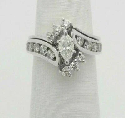 Обручальное кольцо с искусственным бриллиантом маркиза 2 карата покрытие серебро 925 пробы - Изображение 1 из 4