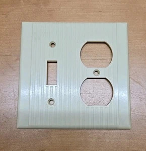 DE COLECCIÓN ART DECO LEVITON CUBIERTA MARFIL ACANALADO INTERRUPTOR DÚPLEX 2G BIN11 - Imagen 1 de 2