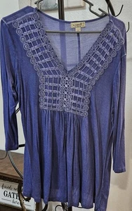 One World Damen Gr. PM Stricktop blau V-Ausschnitt Häkeldetail leicht  - Bild 1 von 6