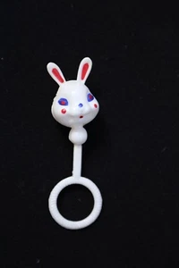 Sonaglio bambino coniglietto bianco vintage retrò (made in Hong Kong) - Foto 1 di 2