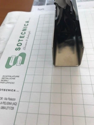 Profilo ad "U" in acciaio inox 20/23/20 sp 2 mm lunghezza 1.3mt - Immagine 1 di 2