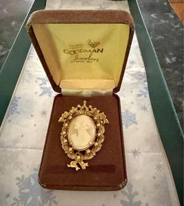 Broche camafeo vintage Florenza marco tono dorado con caja Goodman Jewelers - Imagen 1 de 4
