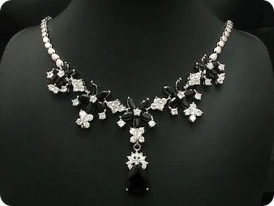 Minerales y piedras preciosas. Collar de zafiro negro chapado en oro 26X6-18 mm Foto 1 de 4