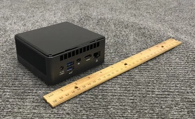 Mini computadora de escritorio Intel NUC i7-8565U 8 GB RAM 512 GB NVMe Foto 1 de 4