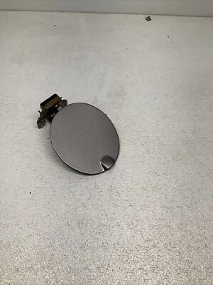 Ford Focus 2008 2009 2010 2011 tanque de gasolina llenado de combustible tapa de puerta cubierta gris OEM Foto 1 de 4