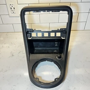 2012-2017 Volkswagen Beetle Center Console Dash Trim Bezel 505.863.476 Shifter - Picture 1 of 13